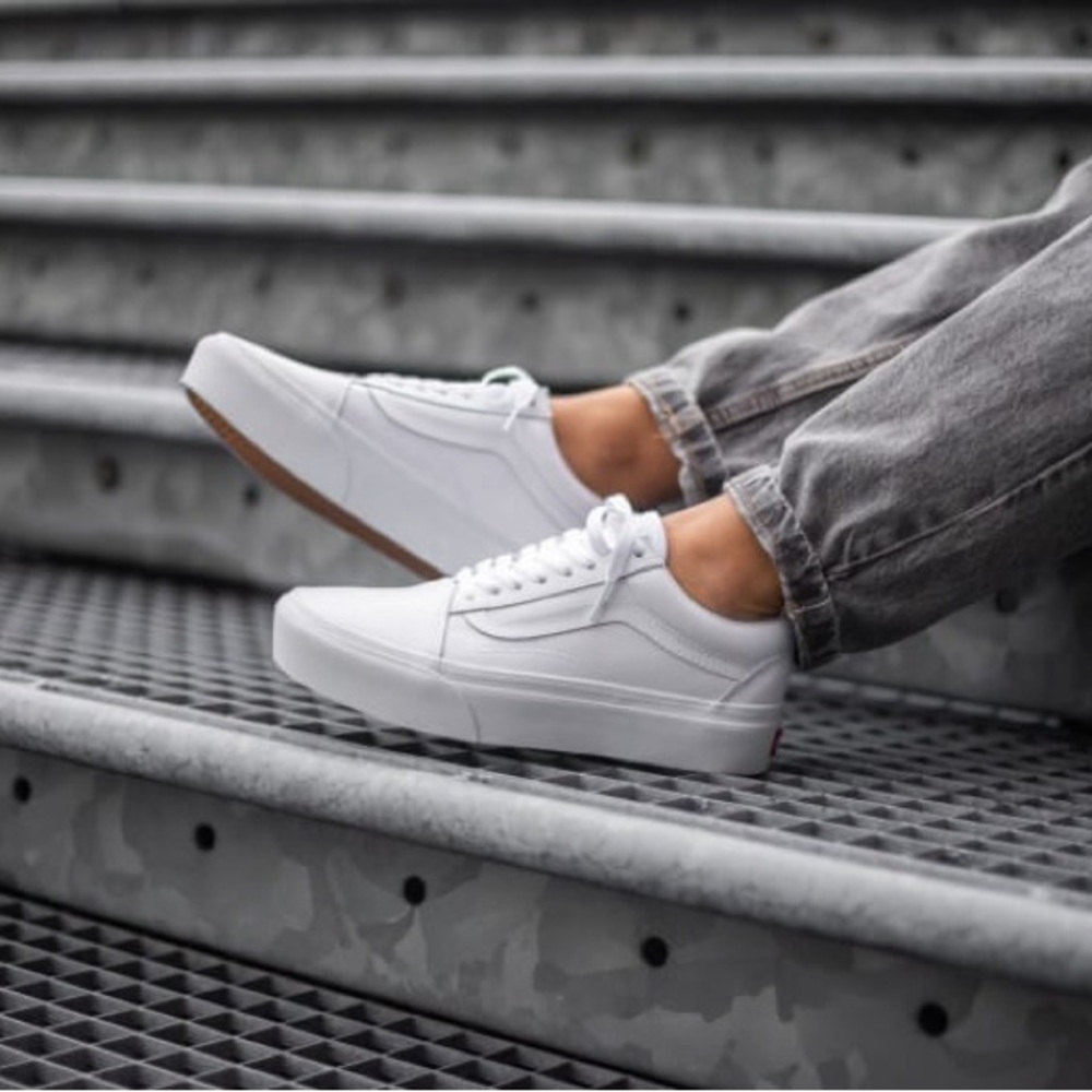 Vans Old Skool Platform
Women's sz. NWT